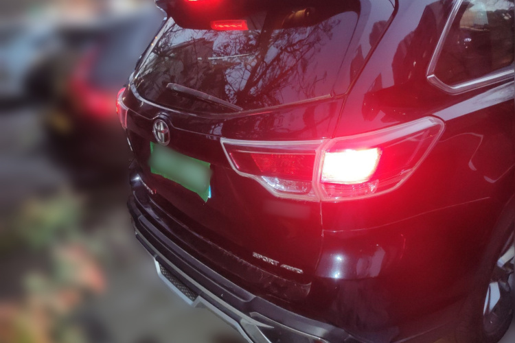 丰田 汉兰达 2015款 2.0T 四驱豪华版 7座车身外观6