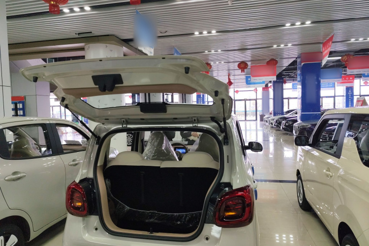 五菱汽车 宏光MINIEV 2025款 四门版 进阶款机舱底盘23