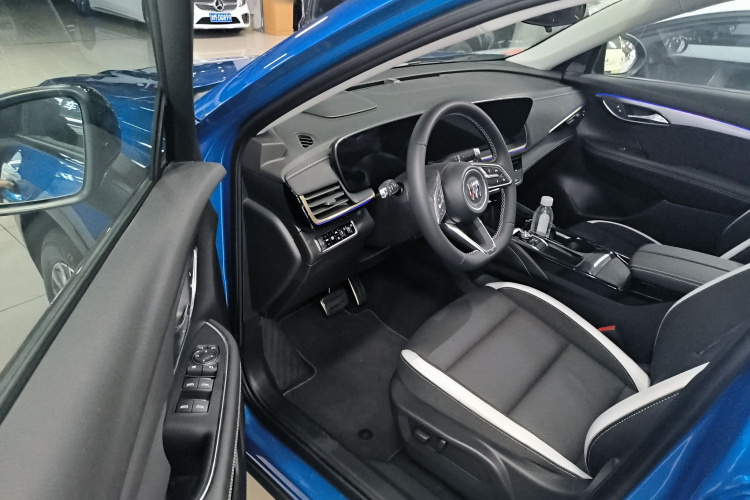 别克 2024款 昂科威S  25T 炫黑风尚版中控内饰7003