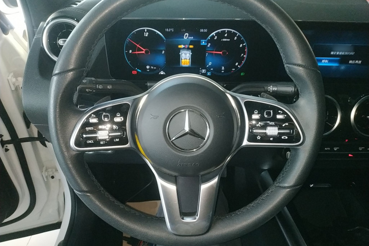 奔驰GLA 2023款 改款 GLA 200局部细节13