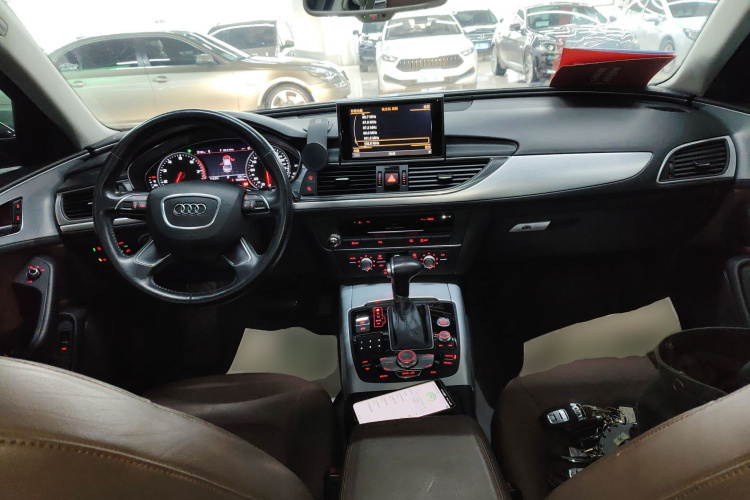 奥迪A6L 2015款 TFSI 百万纪念智领型中控内饰12