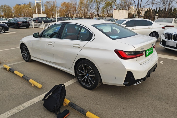 宝马3系 2025款 325i M运动套装车身外观4