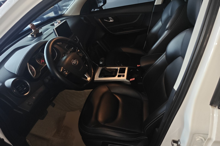 奔腾X40 2019款 1.6L 自动豪华型 国V局部细节19