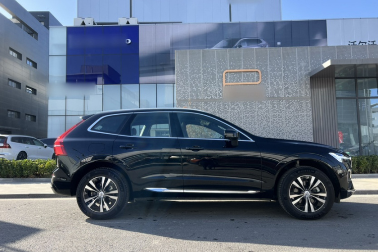 沃尔沃XC60 2025款 B5 四驱智逸豪华版车身外观6003