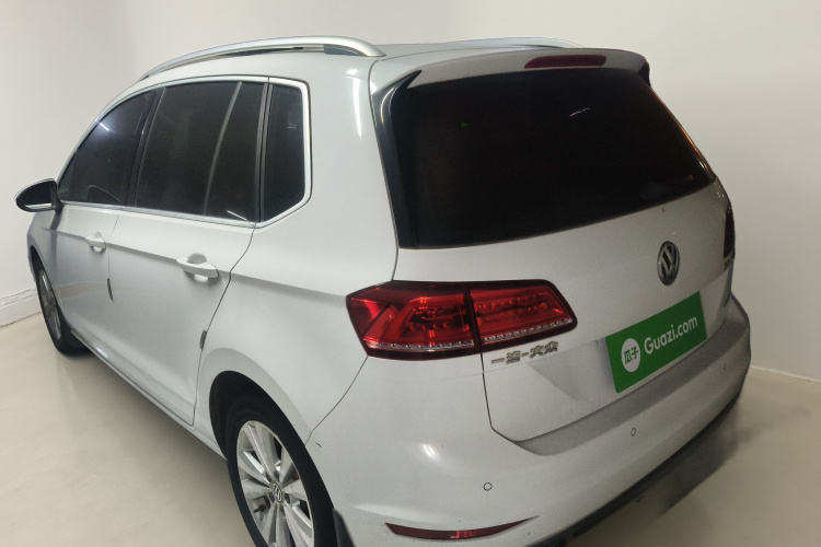 大众 高尔夫·嘉旅 2016款 230TSI 自动进取型车身外观5