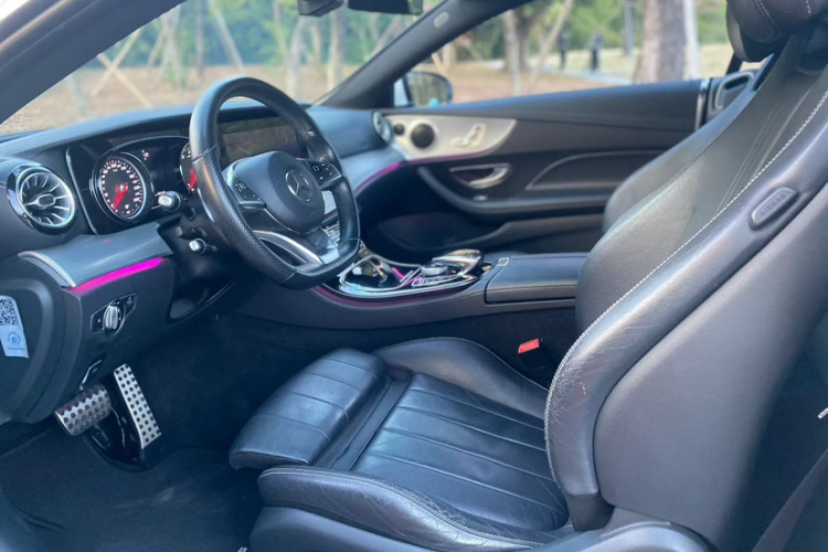 奔驰E级(进口) 2017款 E 200 4MATIC 轿跑车局部细节19