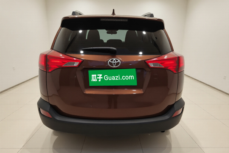 丰田 RAV4荣放 2015款 2.0L CVT两驱风尚版车身外观6