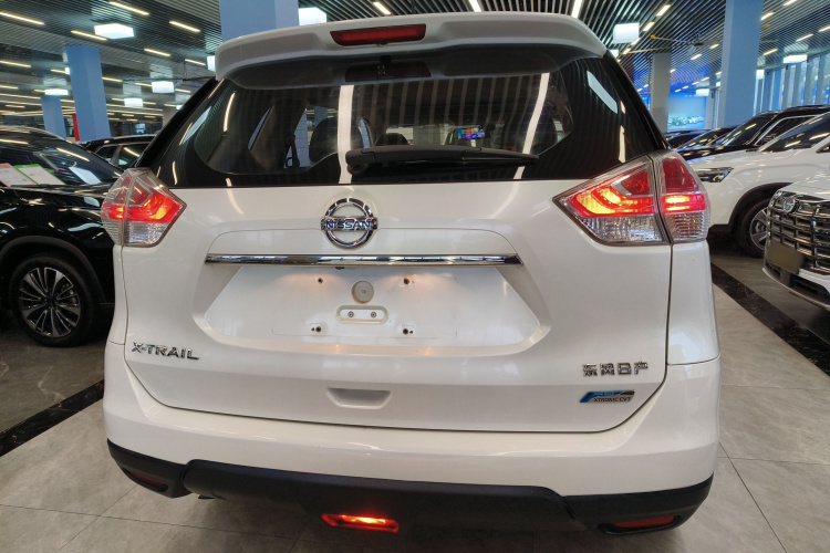 日产 奇骏 2014款 2.0L CVT舒适版 2WD车身外观6