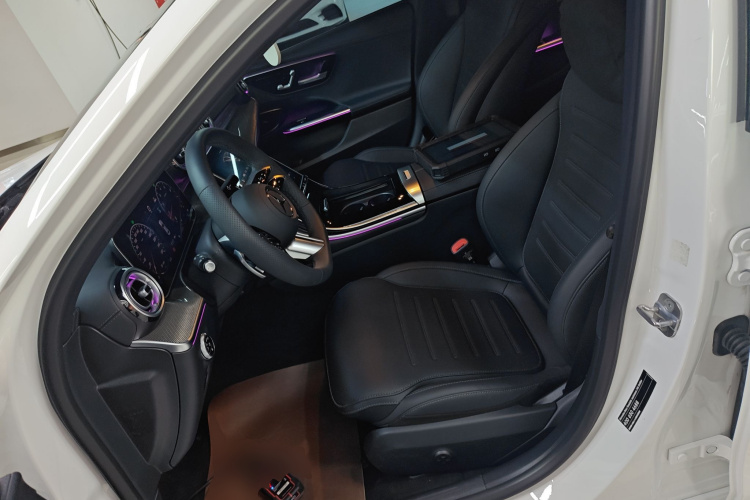 奔驰C级 2025款 C 260 L 运动版中控内饰19