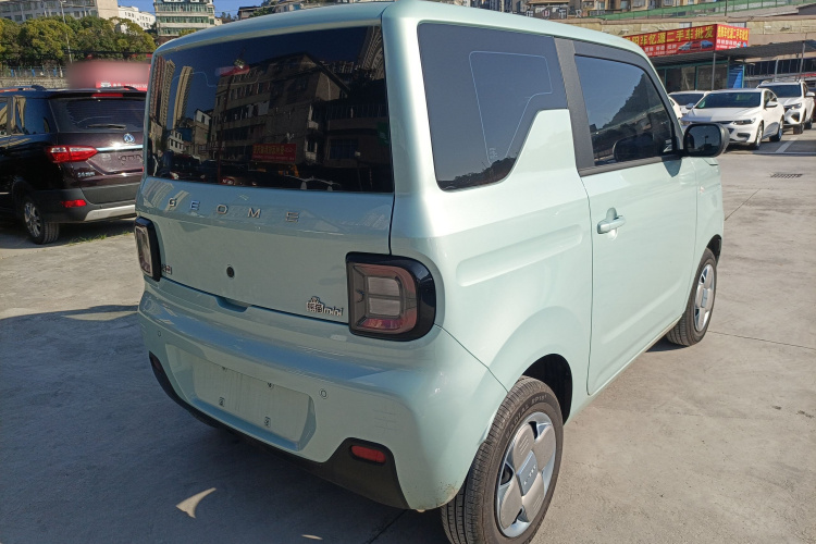 吉利银河 2023款 熊猫mini 200km 耐力熊车身外观7