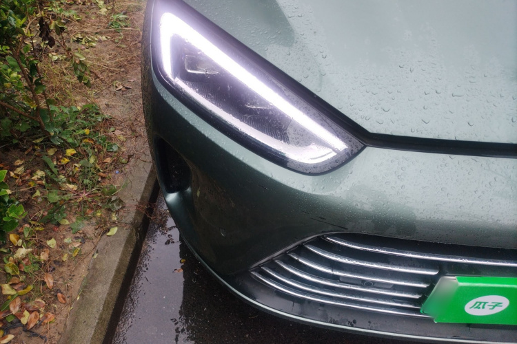 鸿蒙智行 问界M5 2023款 增程四驱智驾版车身外观6006