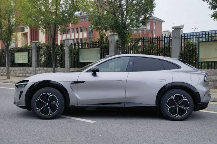 小米汽车 小米YU7 2025款 超长续航后驱版车身外观6004