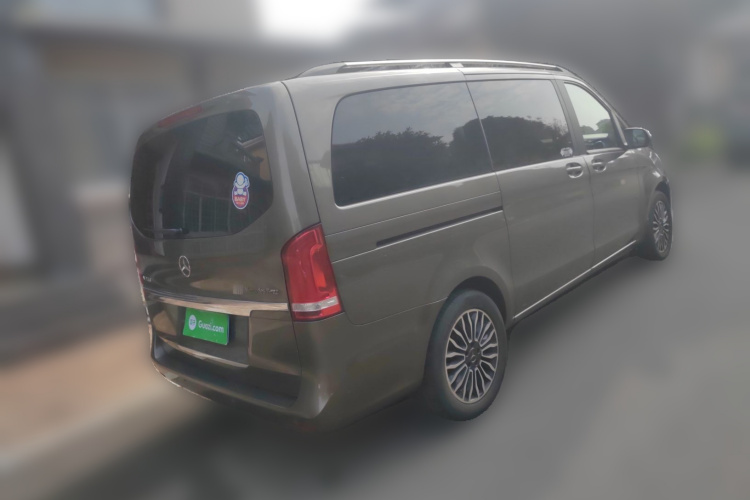 奔驰V级 2017款 V 260 领航版车身外观7