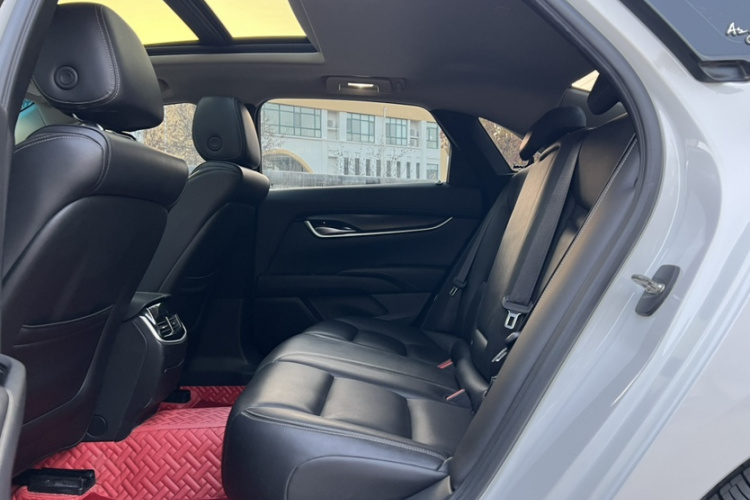 凯迪拉克XTS 2018款 28T 精英型中控内饰7011