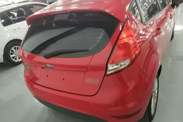 福特 嘉年华 2013款 两厢 1.5L 自动时尚型车身外观6