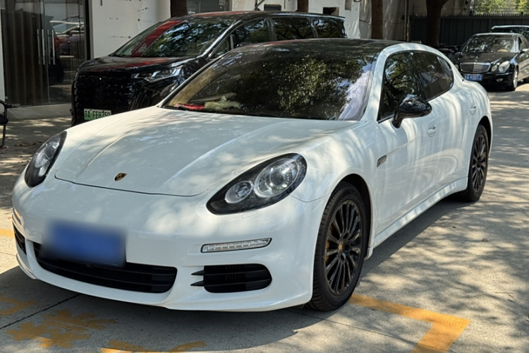 保时捷 2016款 Panamera 4 Executive Edition 3.0T车身外观1
