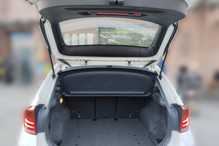 宝马X1 2014款 sDrive18i 时尚型局部细节23