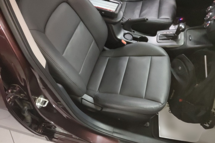 起亚K3 2013款 1.6L 自动GLS局部细节41