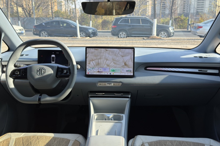 名爵 MG4 EV 2026款 437 从容版中控内饰7003