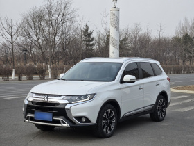 三菱 欧蓝德 2019款 2.4L 四驱致享版 7座 国VI