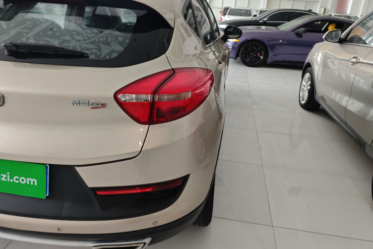 吉利汽车 帝豪GS 2016款 运动版 1.8L 手动领尚型车身外观9