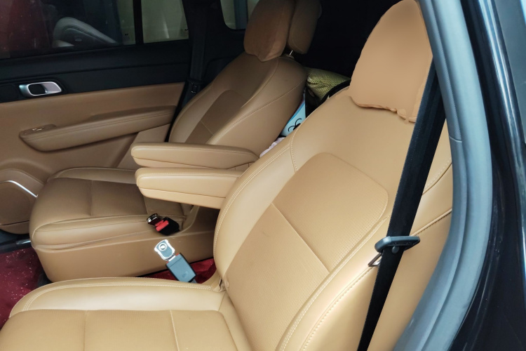 理想汽车 理想ONE 2021款 增程6座版中控内饰21