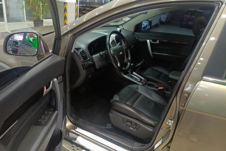 雪佛兰 科帕奇 2015款 2.4L 四驱旗舰版 7座中控内饰7003