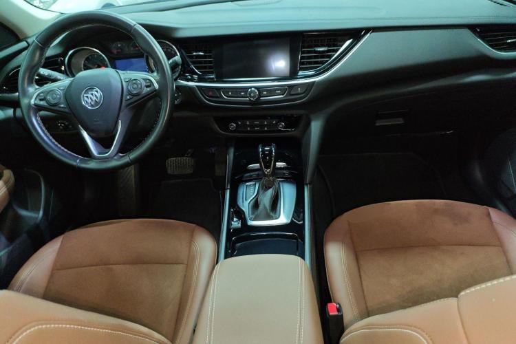 别克 君威 2019款 20T 精英型 国VI中控内饰12