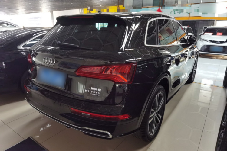 奥迪Q5L 2020款 45 TFSI 尊享运动型车身外观7