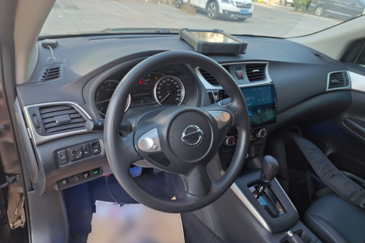 日产 轩逸 2024款 经典 1.6XE CVT舒适版中控内饰7002