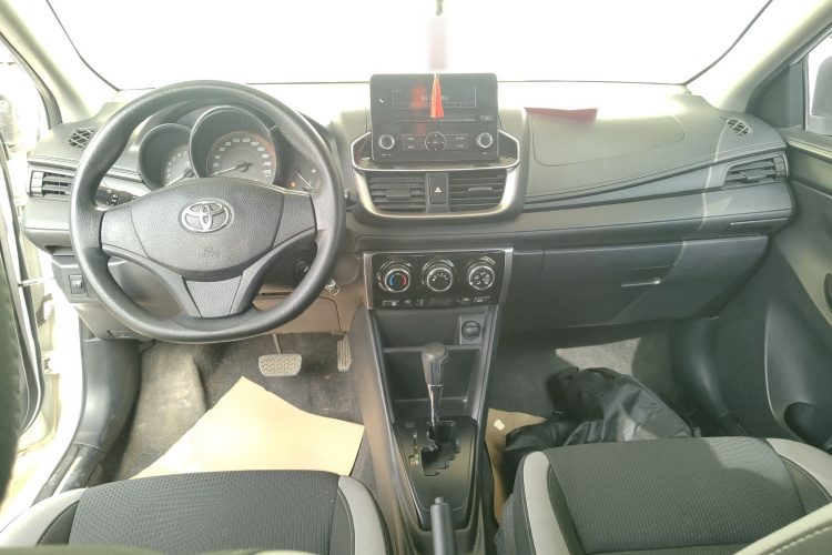 丰田 YARiS L 致炫 2021款 1.5L CVT领先版中控内饰7002