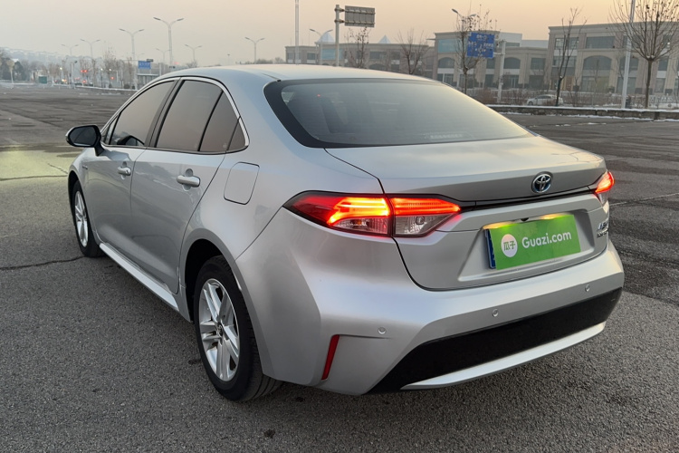 丰田 雷凌 2021款 双擎 1.8H E-CVT豪华版车身外观6006