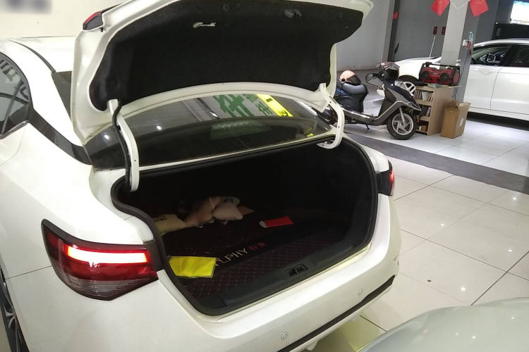 日产 轩逸 2021款 1.6L XL CVT悦享版机舱底盘23