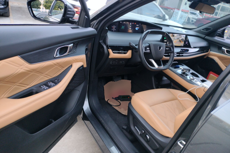 长安UNI-K 2023款 2.0T 两驱悦享型中控内饰7003