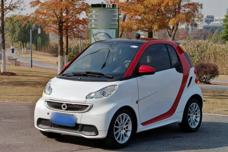 smart fortwo 2015款 1.0 MHD  舒适畅游版车身外观1