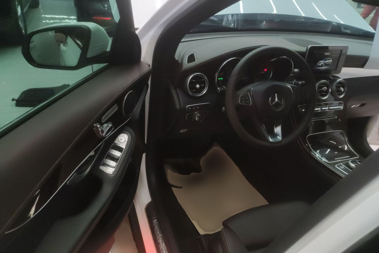 奔驰GLC 2017款 GLC 260 4MATIC 豪华型中控内饰20