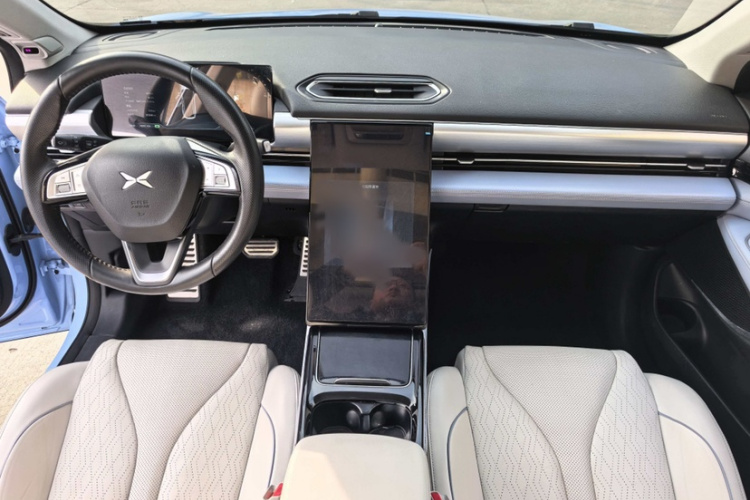 小鹏P5 2022款 460E+中控内饰7003