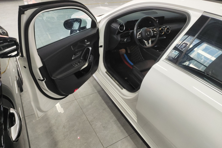 奔驰A级 2021款 A 200 L 运动轿车动感型中控内饰20