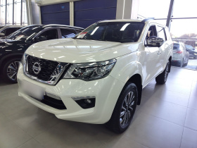 日产 途达 2018款 2.5L 自动四驱旗舰版