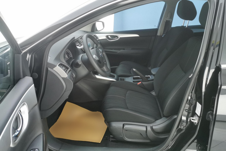 日产 轩逸 2024款 经典 1.6XE CVT舒适版中控内饰19