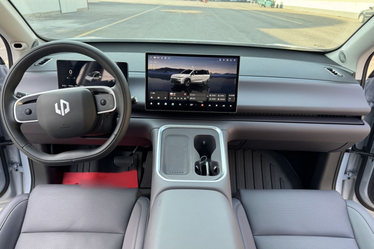 零跑汽车 零跑C16 2026款 增程 280激光雷达智尊版 6座中控内饰7001