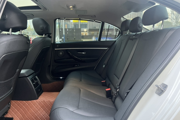 宝马3系 2018款 320Li M运动曜夜版中控内饰7002