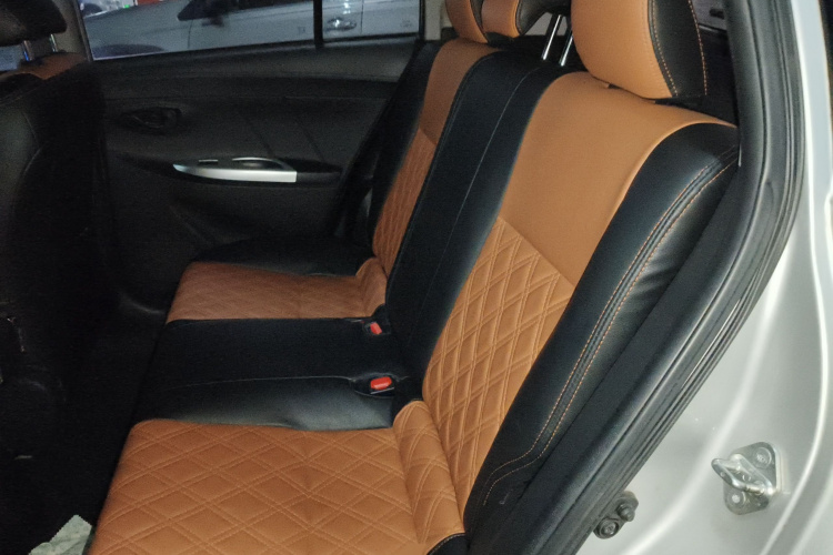 丰田 威驰FS 2017款 1.5L CVT锋驰版中控内饰7004