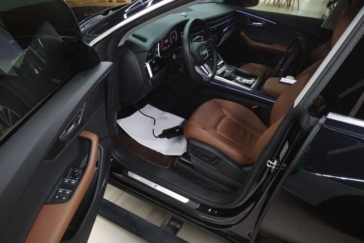 奥迪Q8 2021款 55 TFSI 豪华动感型中控内饰20