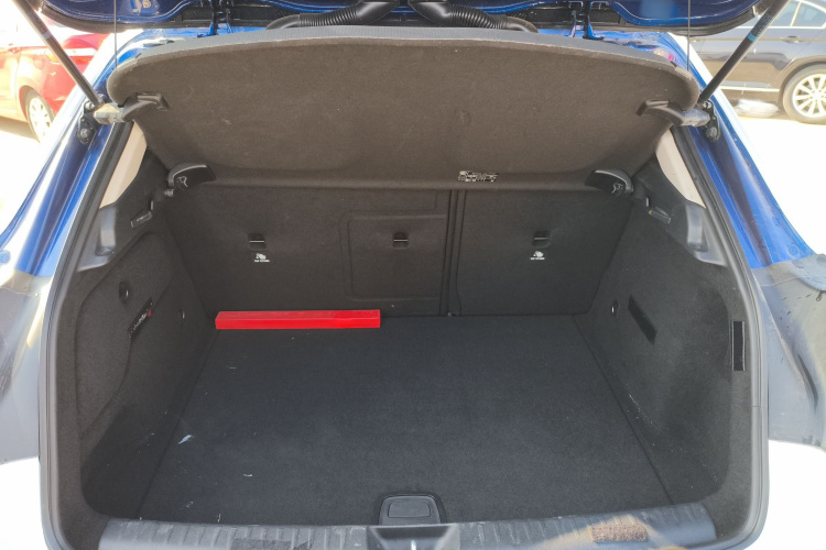 奔驰GLA 2018款 GLA 200 时尚型机舱底盘23