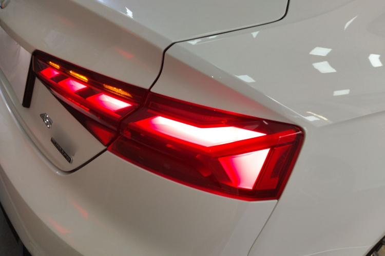 奥迪A5 2021款 Sportback 45 TFSI quattro 臻选动感型车身外观9