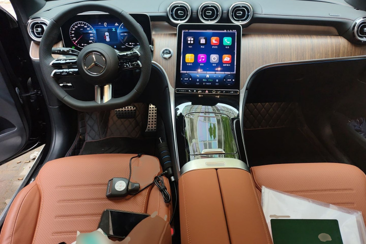 奔驰GLC新能源 2025款 350 e L 4MATIC 典藏版中控内饰12