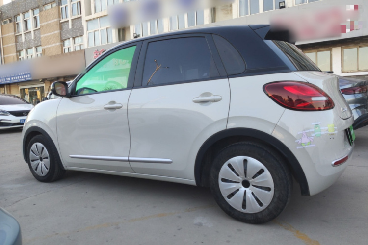 五菱汽车 五菱缤果 2023款 203km 轻享款车身外观4