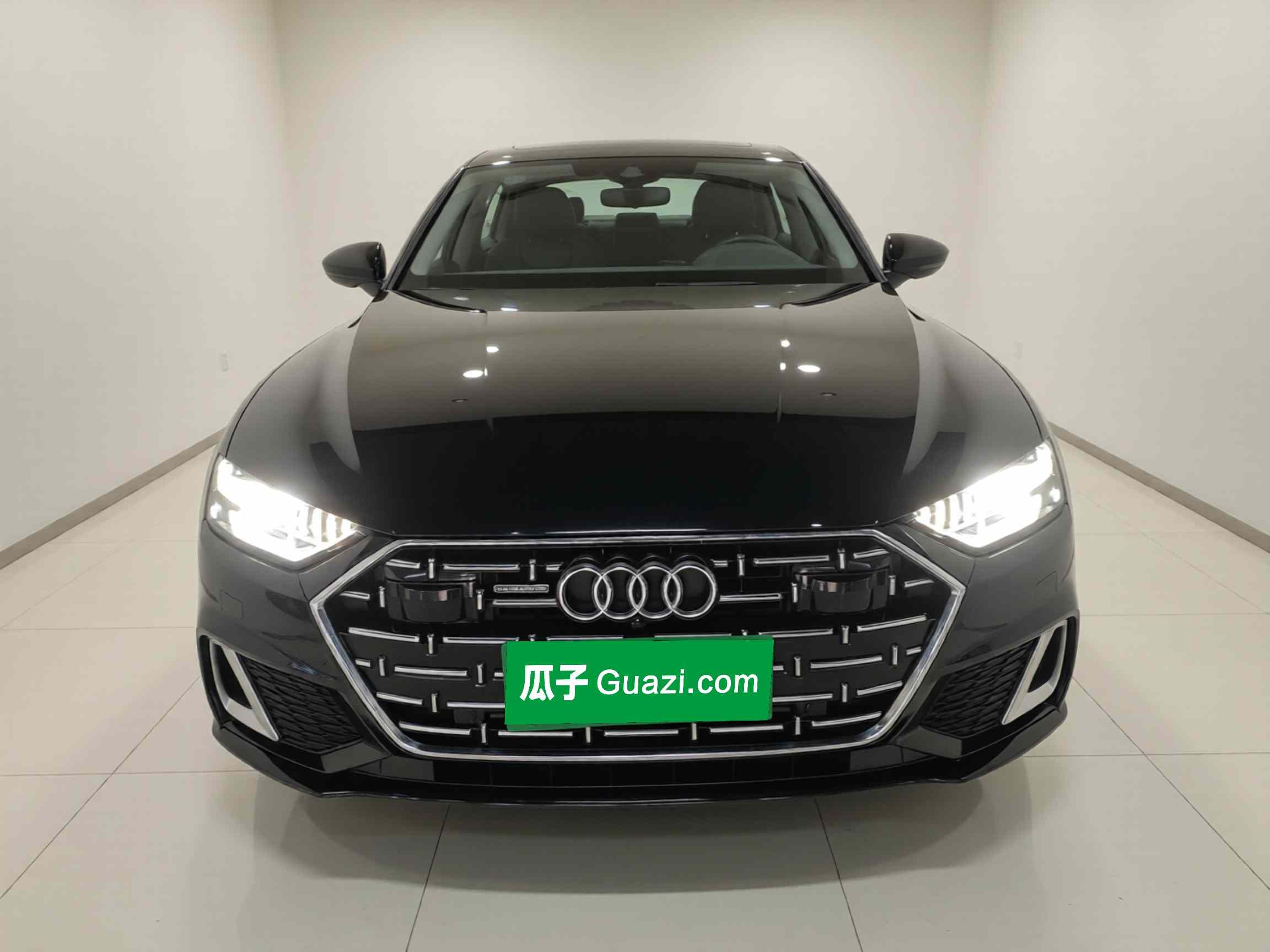 奥迪A7L 2022款 45 TFSI S-line 筑梦未来版(1)