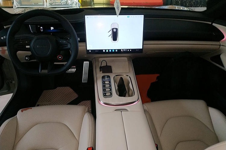 小米汽车 小米SU7 2024款 四驱超长续航高阶智驾Max版中控内饰7002